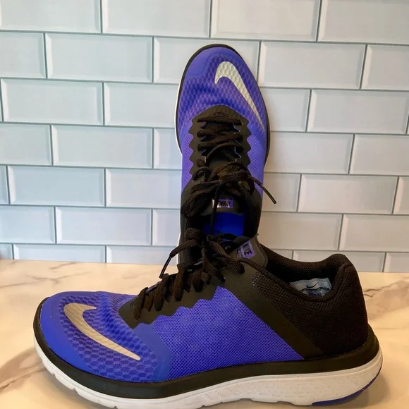 💜 Nike Vibrant Blue and Black Athletic Shoes Sneakers size 8 - Picture 3 of 13